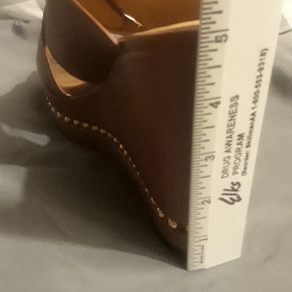 Coach Wedge - Picture 5 of 5